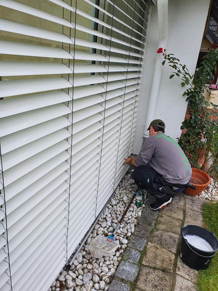 Grundreinigung, Leuchtreklamereinigung, Markisenreinigung