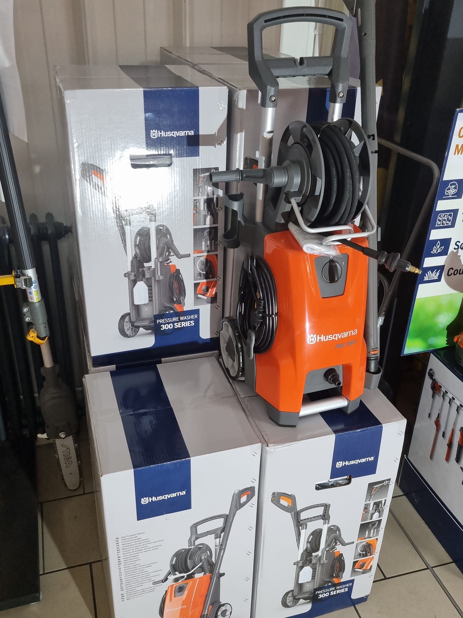 Nettoyeur haute pression exposé en magasin