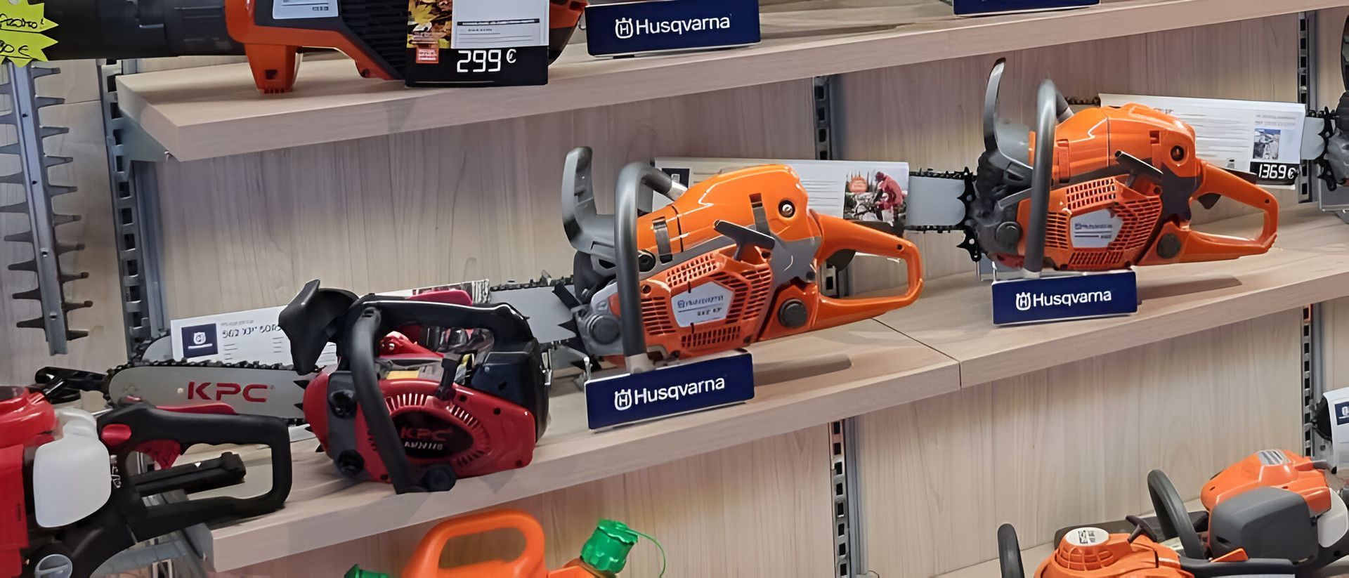 Étagère des tronçonneuses