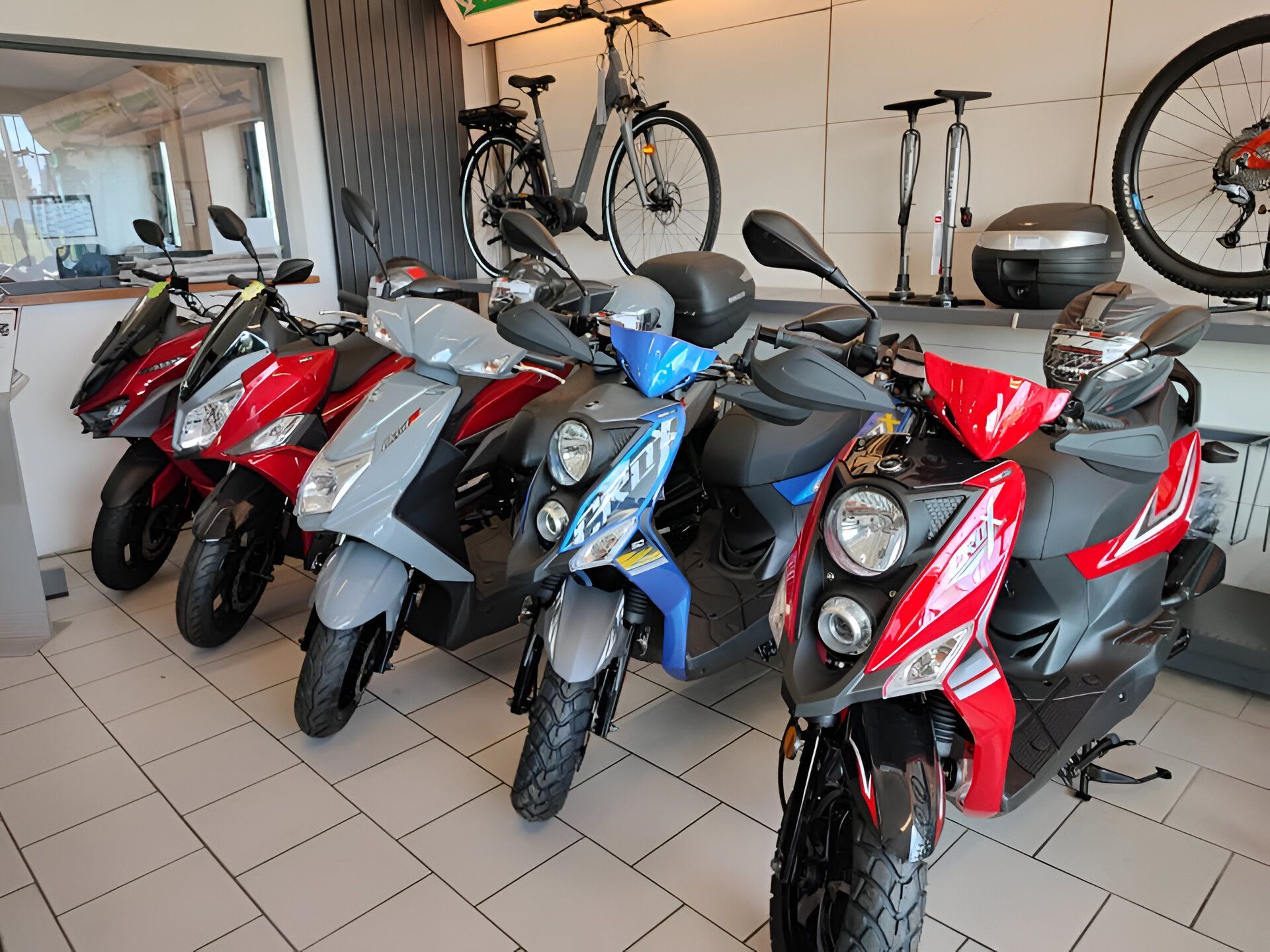 Rayon de scooters du magasin
