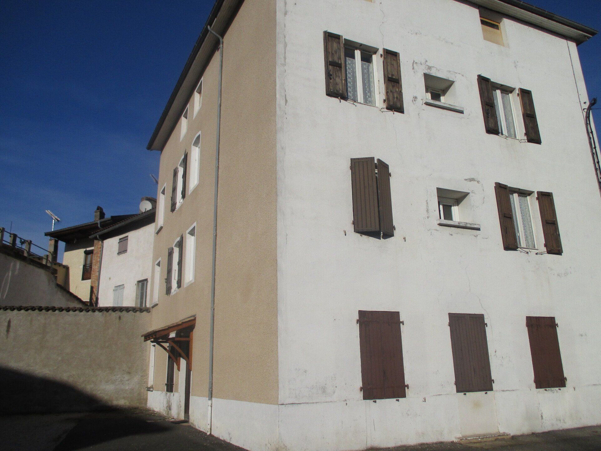 Immeuble sans balcon