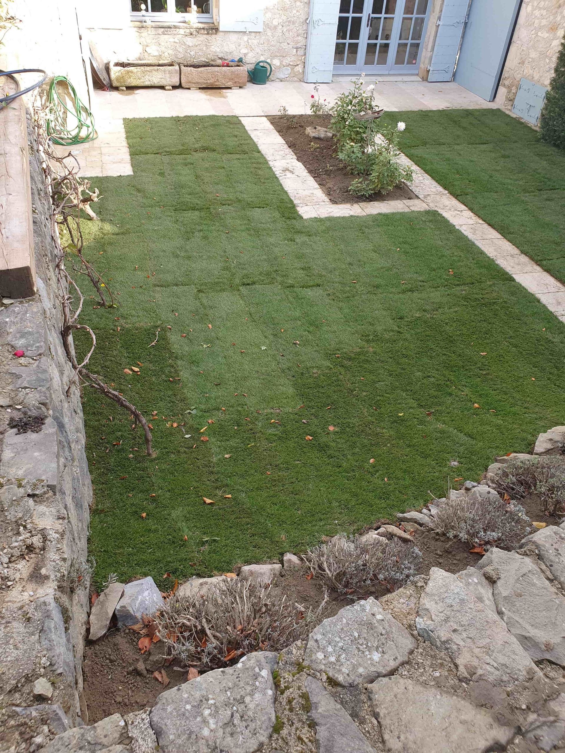 Pose de gazon - entretien de gazon - J.R. Polyvalent Sàrl