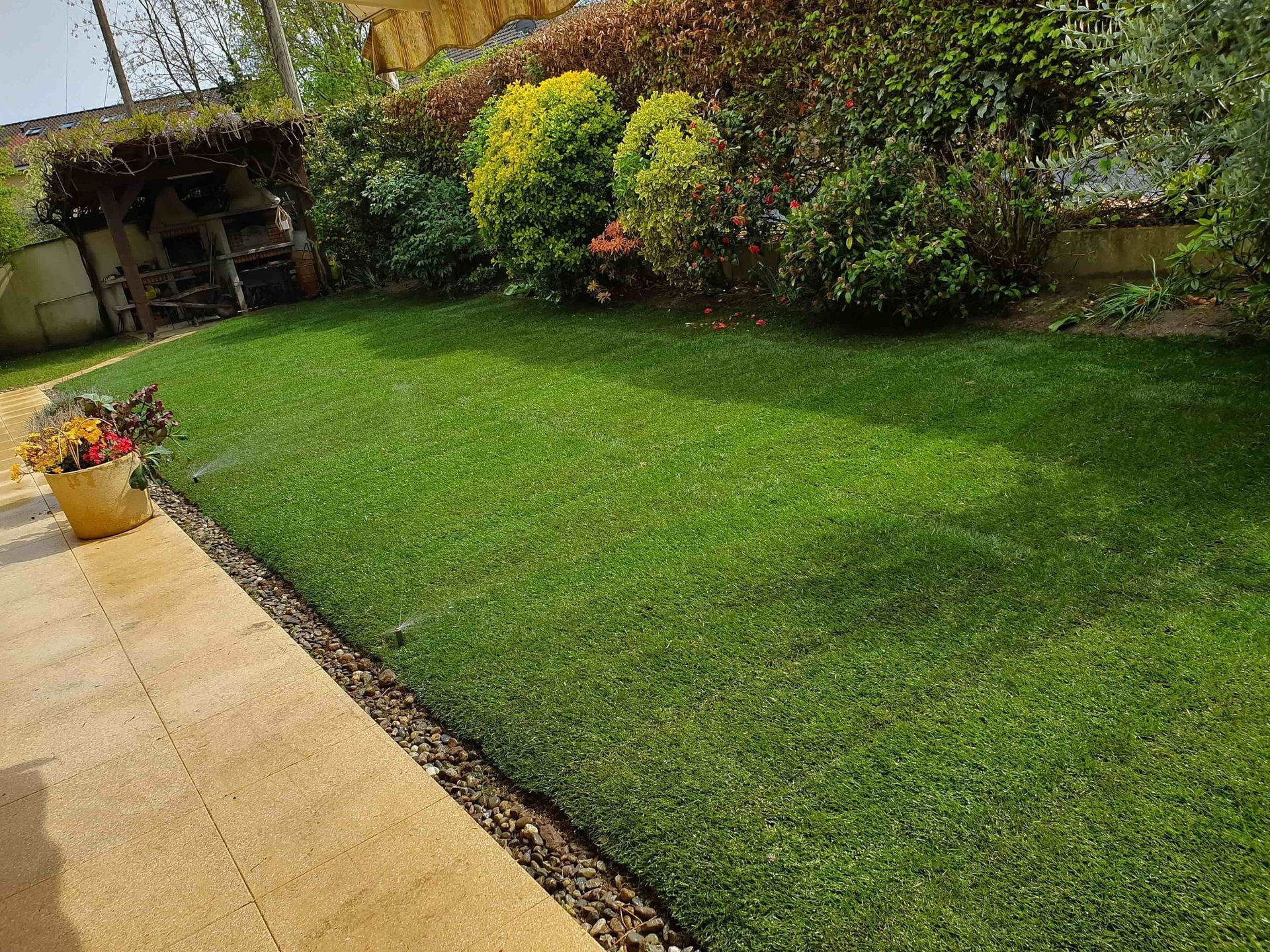 Pose de gazon - entretien de gazon - J.R. Polyvalent Sàrl