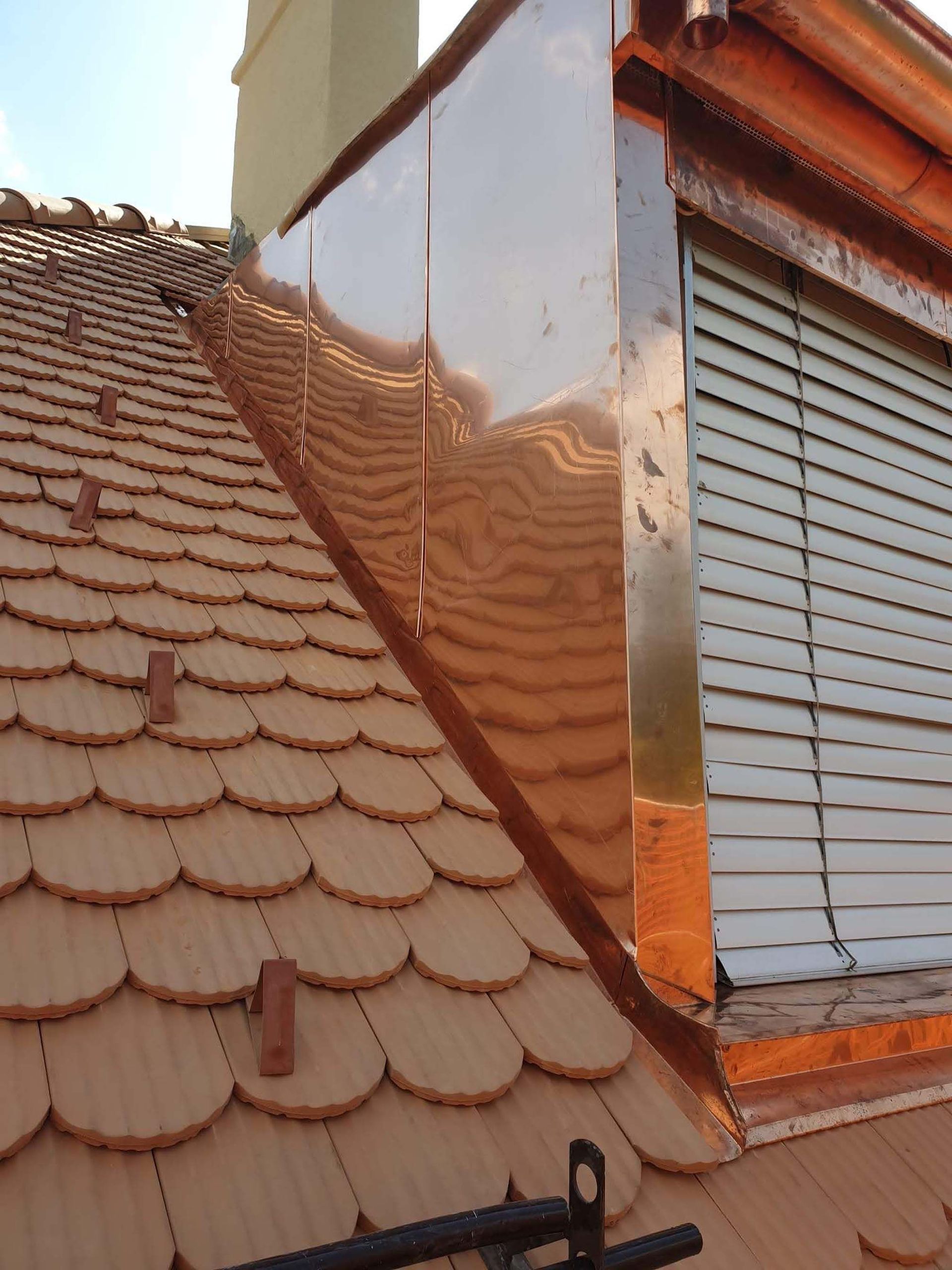 Fabrication et pose de tuiles - J.R. Polyvalent Sàrl