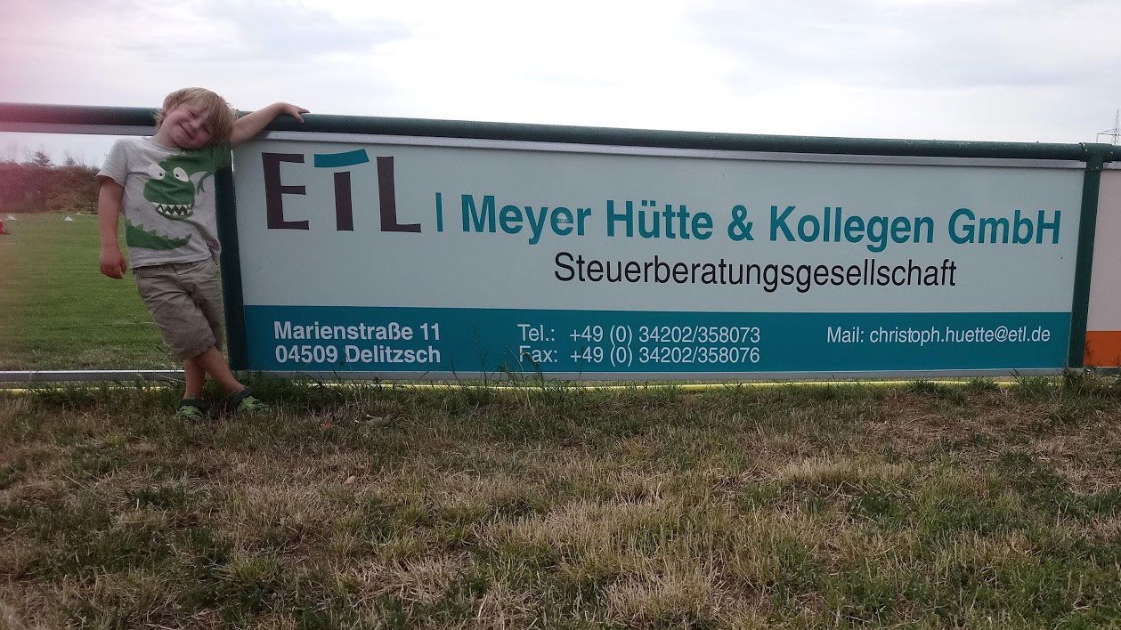 Bandenwerbung Fußball in Schenkenberg