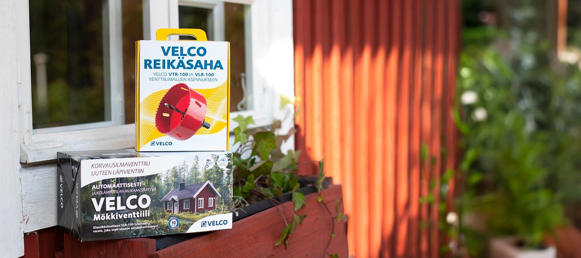 Velco Mökkiventtiili on erityisesti mökeille suunniteltu ratkaisu, joka sopii ohueenkin seinään