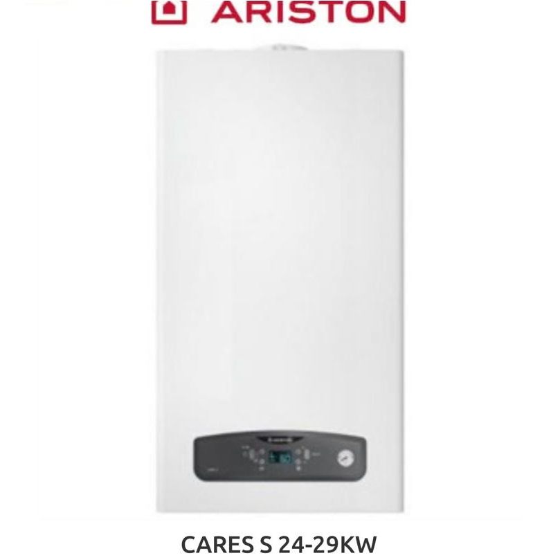 Una caldera Ariston Cares S de 24-29 kW blanca sobre un fondo blanco