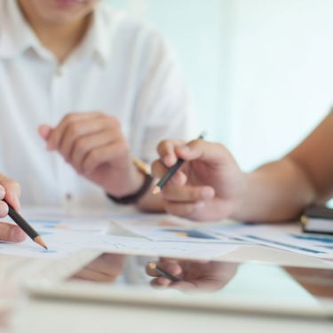 Geschäftsleute bei einem Beratung Meeting