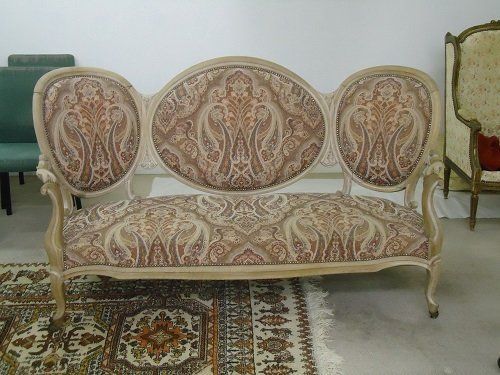Rénovation d'une banquette médaillon Napoléon III - Avant