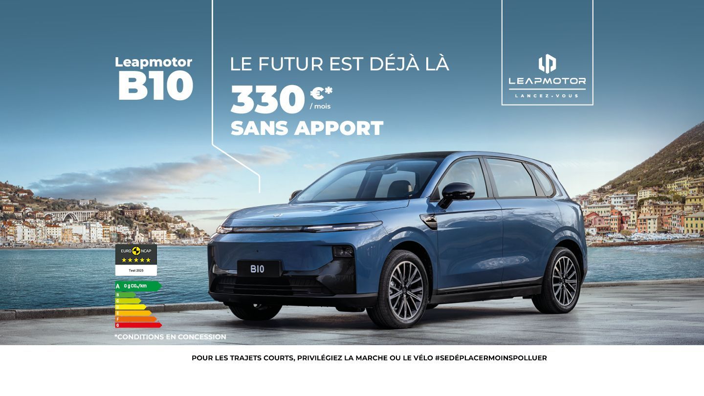 Voiture Leapmotor B10 garée dans un port. Le futur est déjà là. 330 € par mois sans apport. Logo Leapmotor, lancez-vous. Pour les trajets courts, privilégiez la marche ou le vélo. #sedéplacermoinspolluer