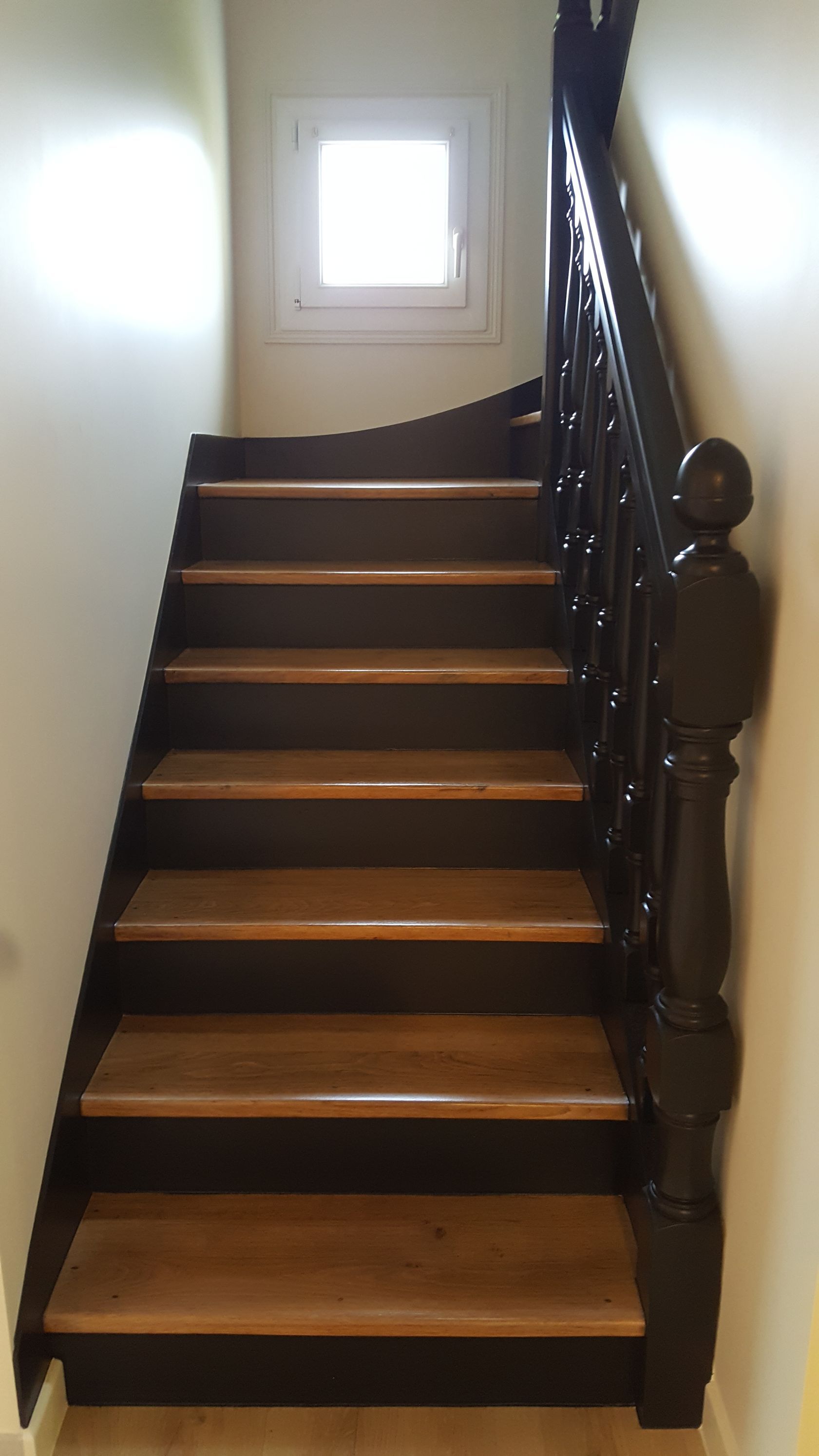 Escalier rénové sans moquette