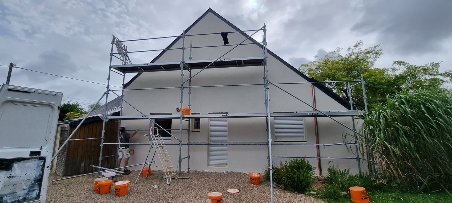 Échaffaudages posés pour travaux