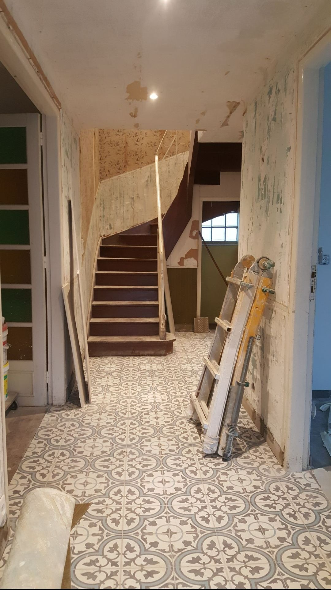 Cage d'escalier avant travaux