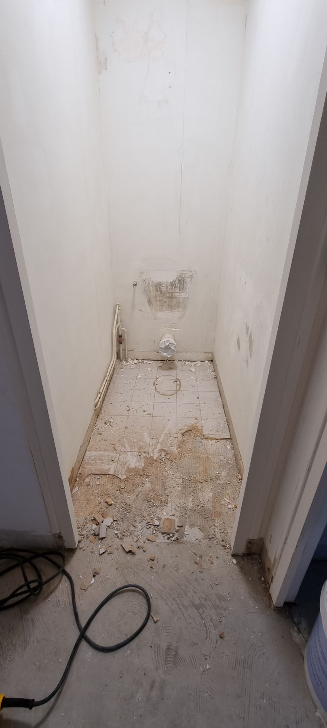 Toilettes en début de travaux