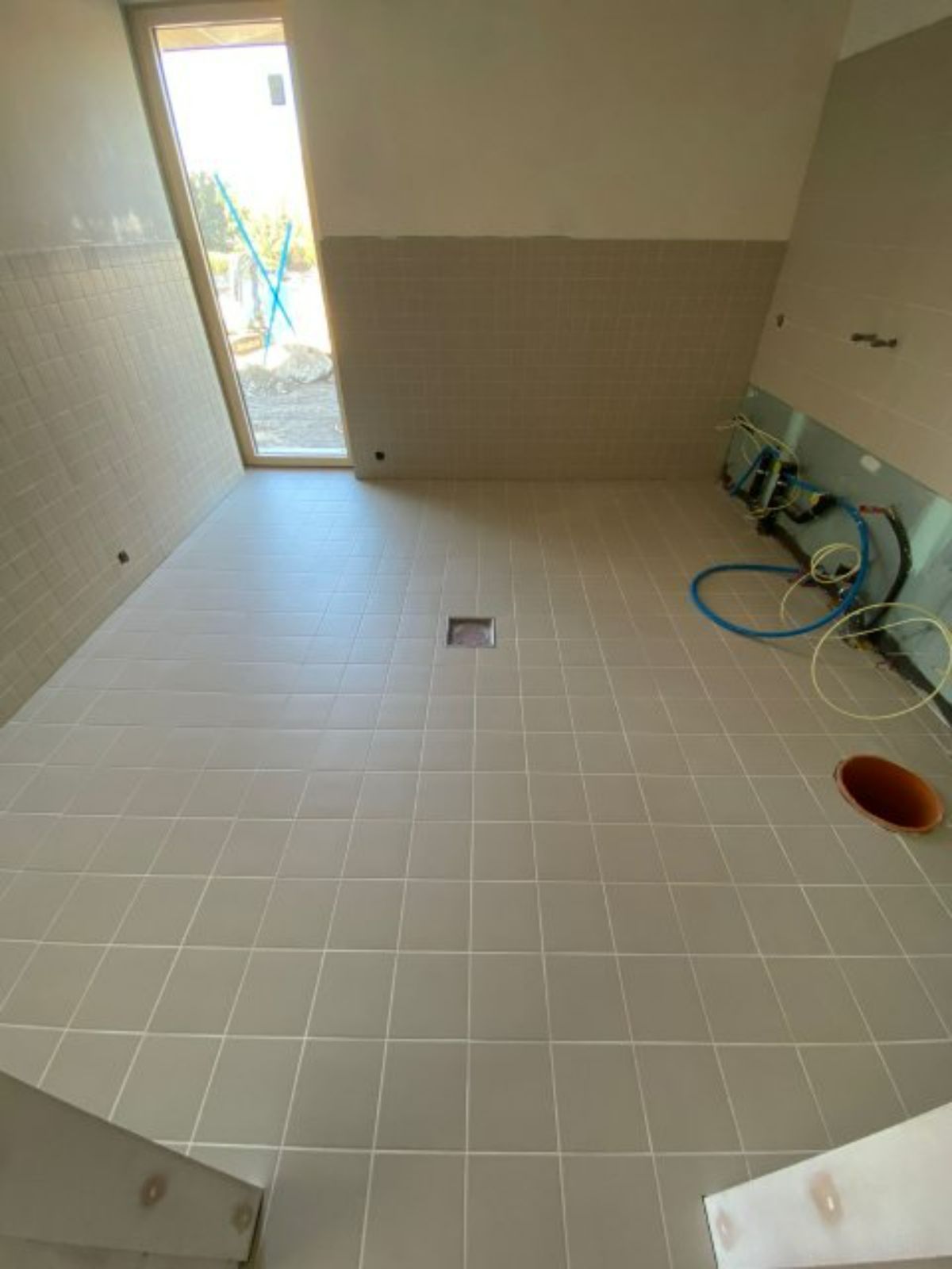 Zimmer, das von der Fliestech GmbH gefliest wurde