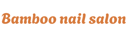 Un logotipo para un salón de uñas de bambú con bambú en él.