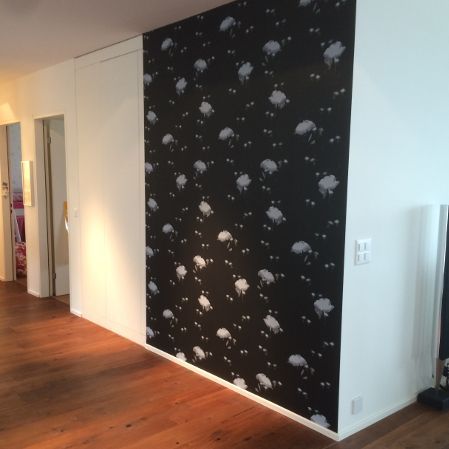 Wand mit Motivtapete