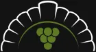 Emblema negro en forma de abanico con un racimo de uvas verdes centrado dentro de un borde circular.