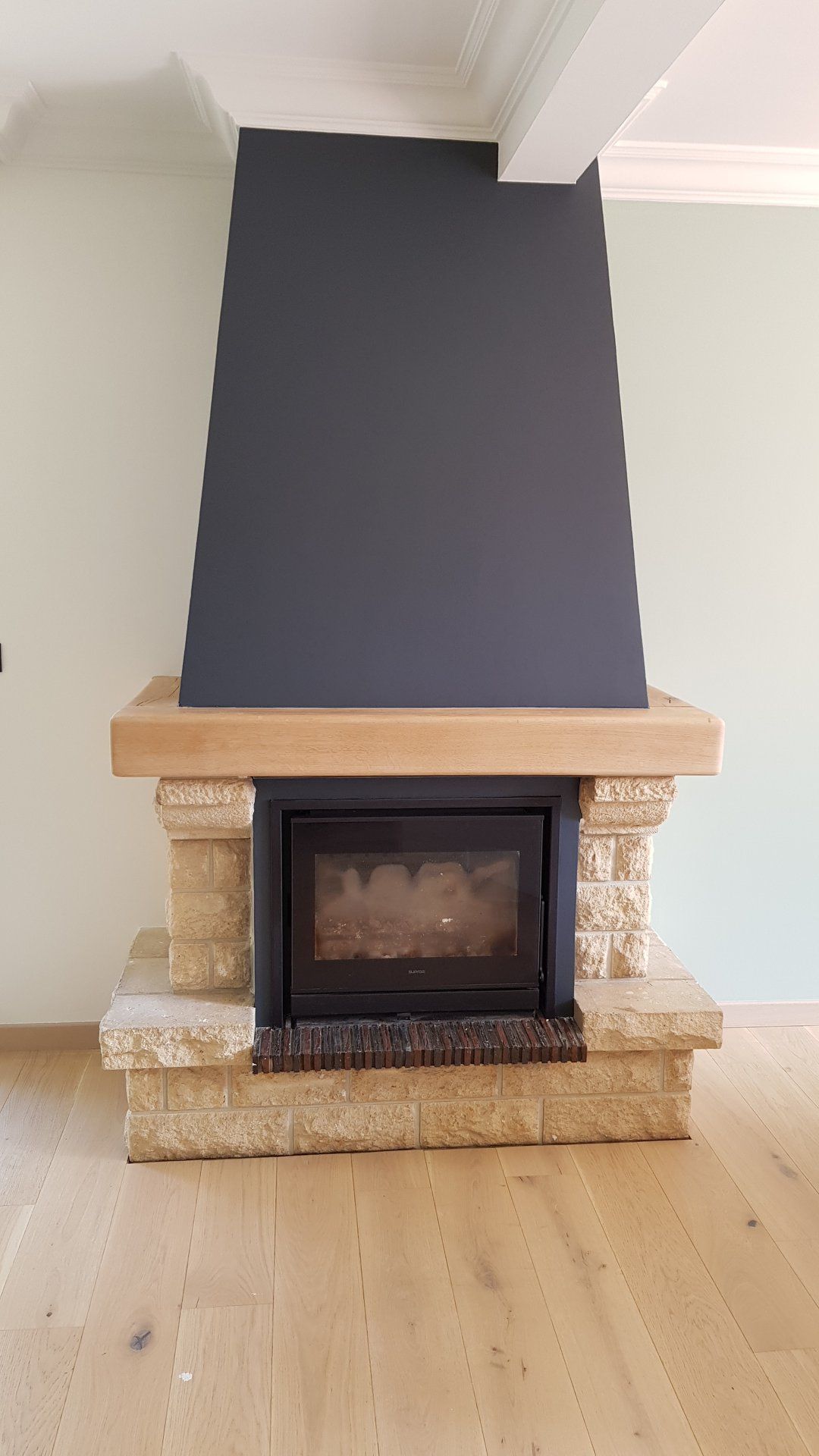 Cheminée après la mise en peinture