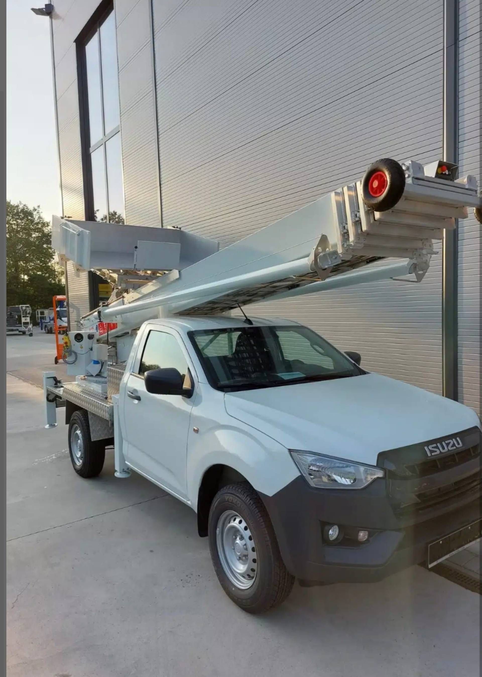 Ein Leiterwagen stehend bei einem Kunden