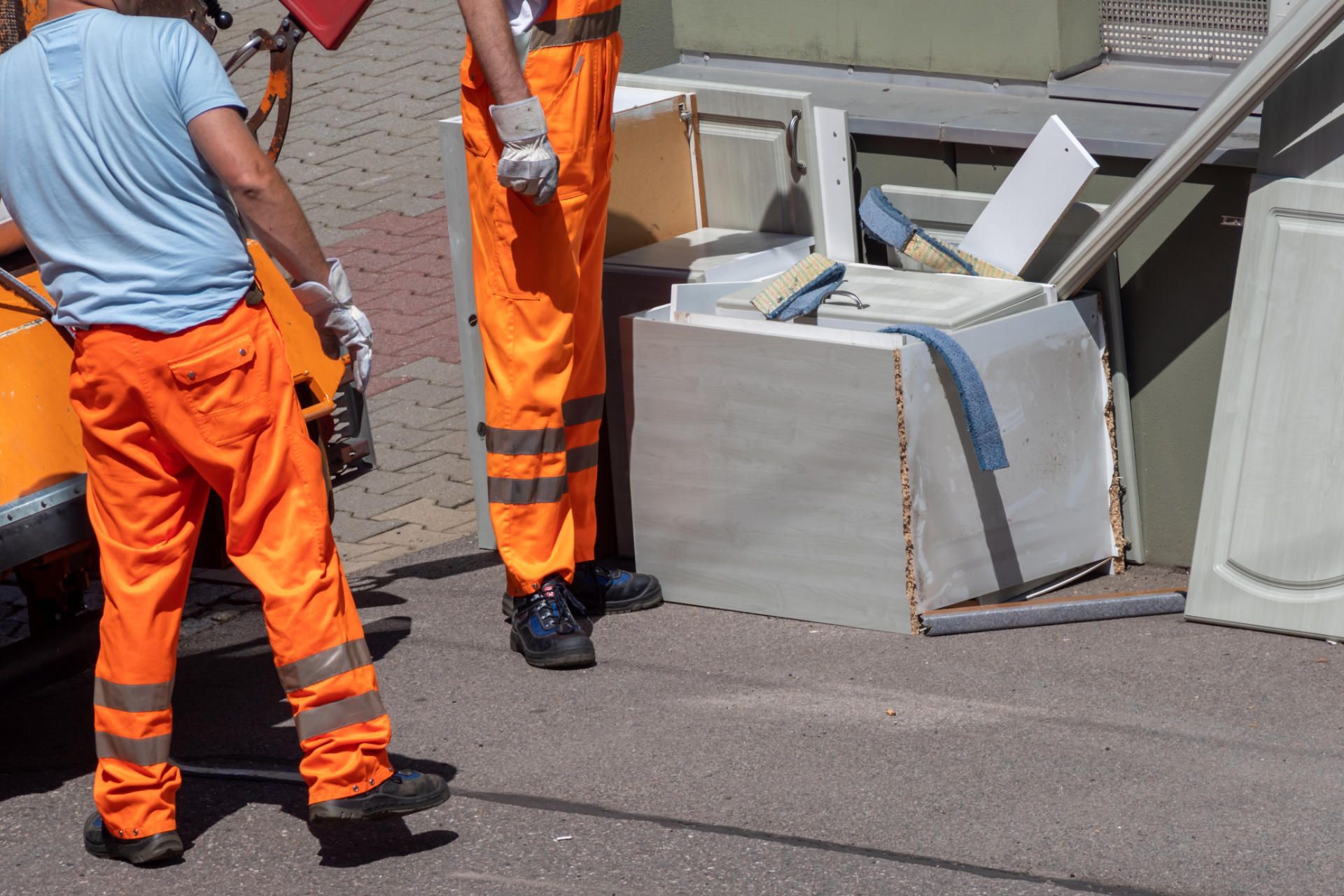 Umzugshelfer bei einer Haushaltsauflösung