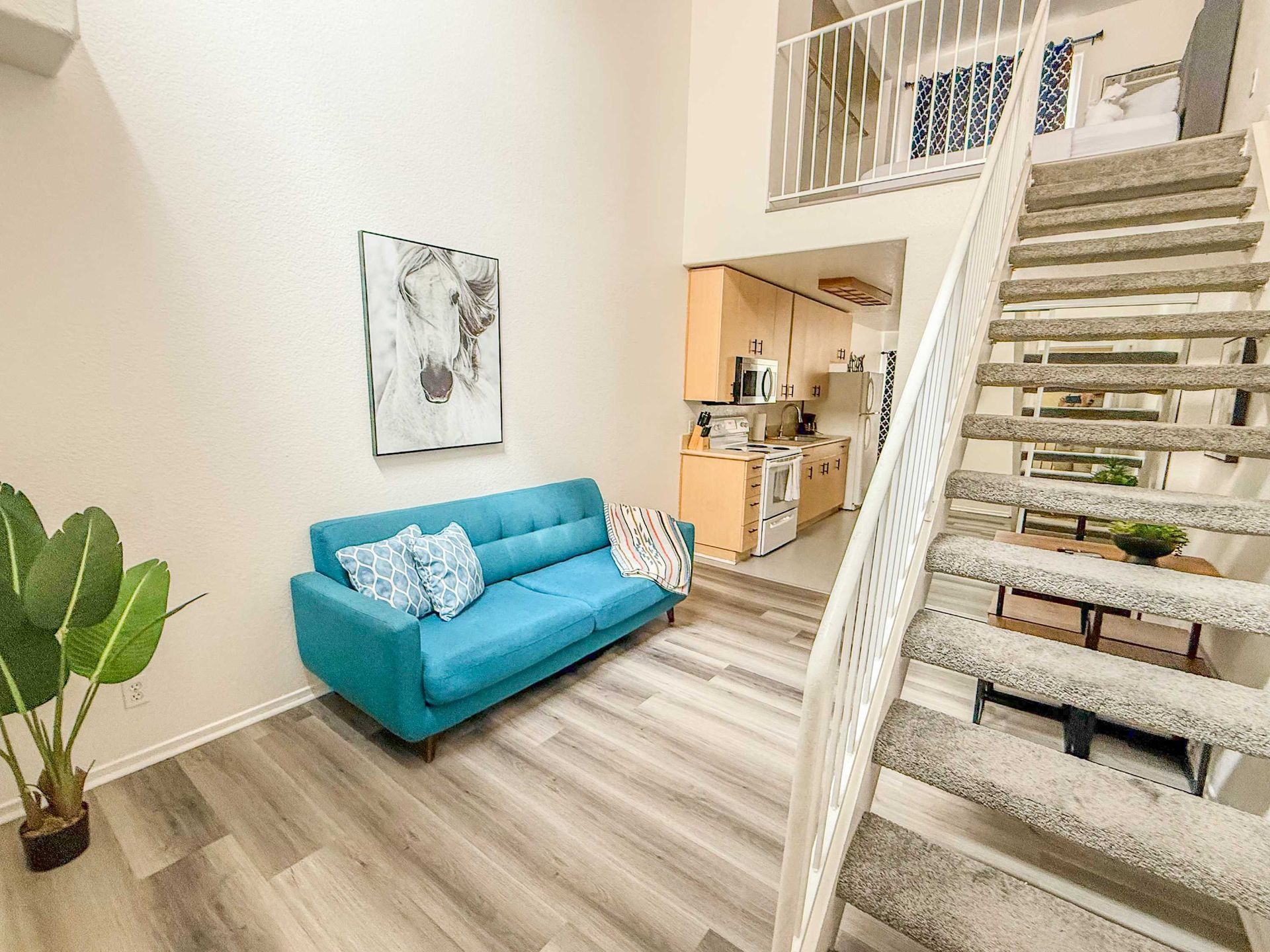 Loft 306/2 in Downtown — teal-sofa loft