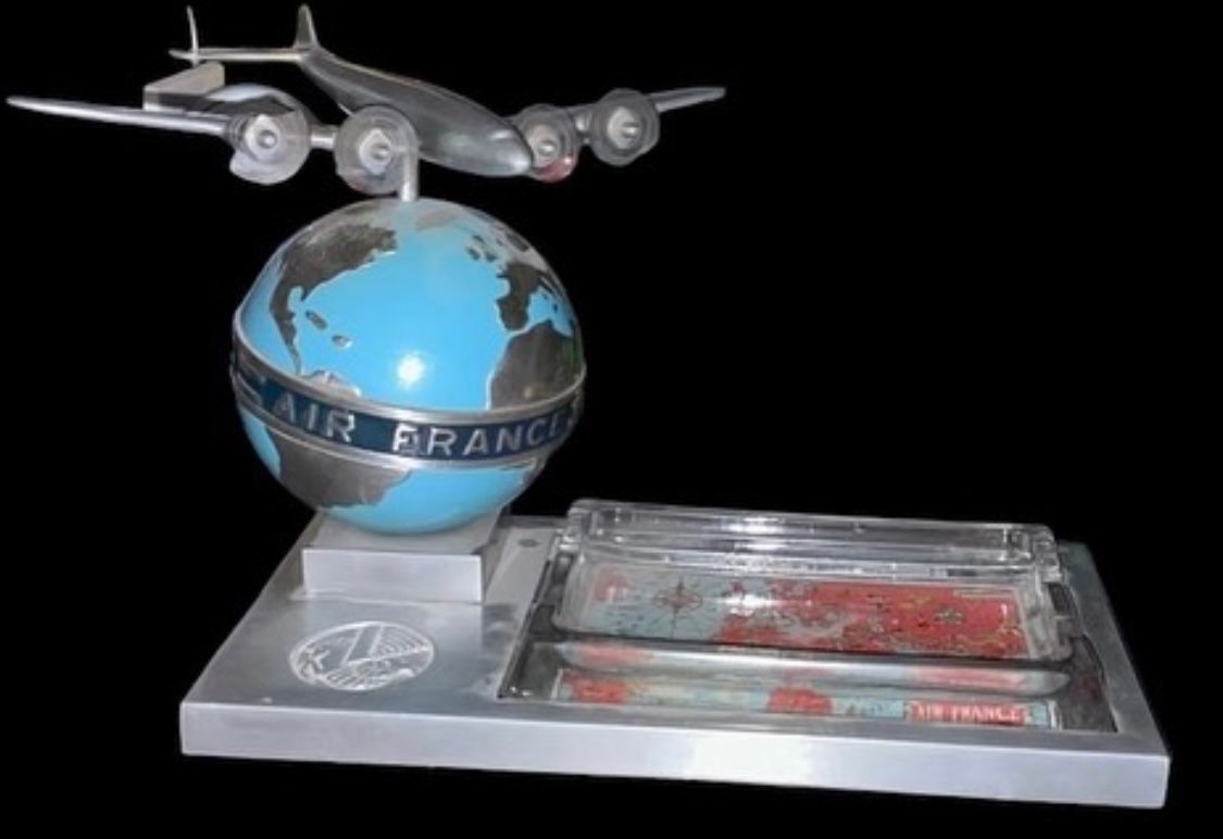 Strasbourg antiquaire - cendrier Air France avec globe terrestre et avion