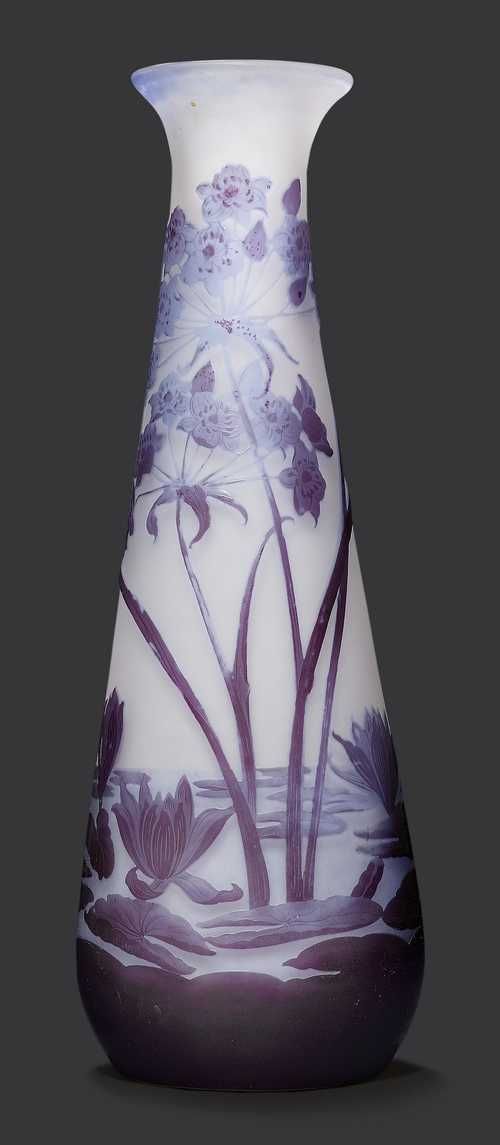 Strasbourg antiquaire - vase allongé blanc et violet avec motifss floraux