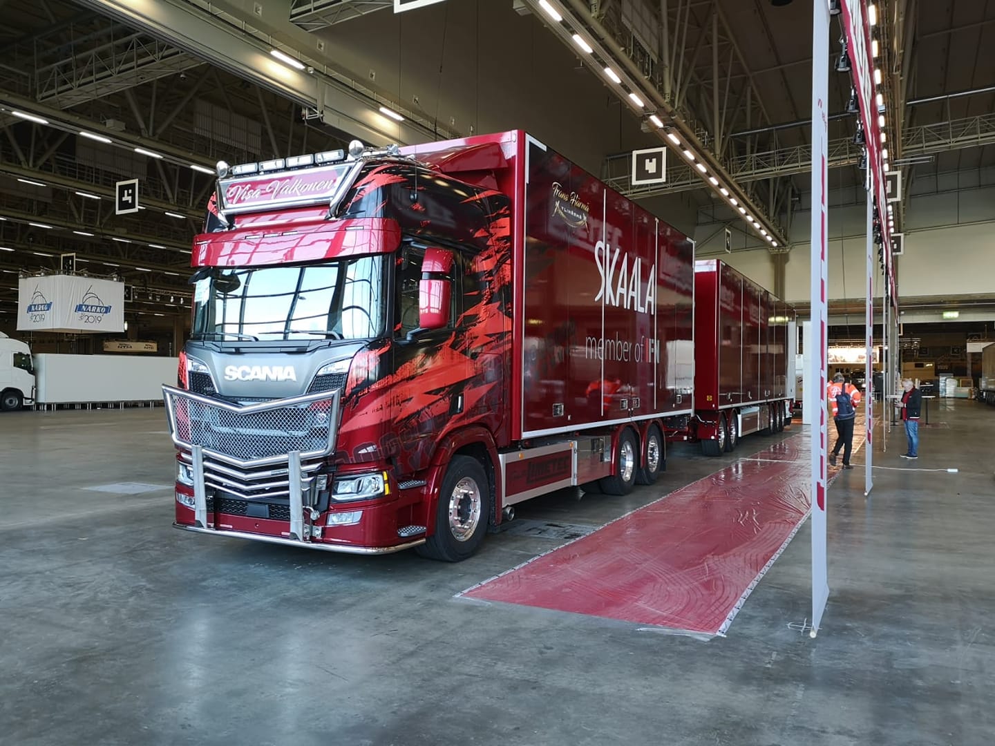 Kalustoa - Trans Härmä Oy