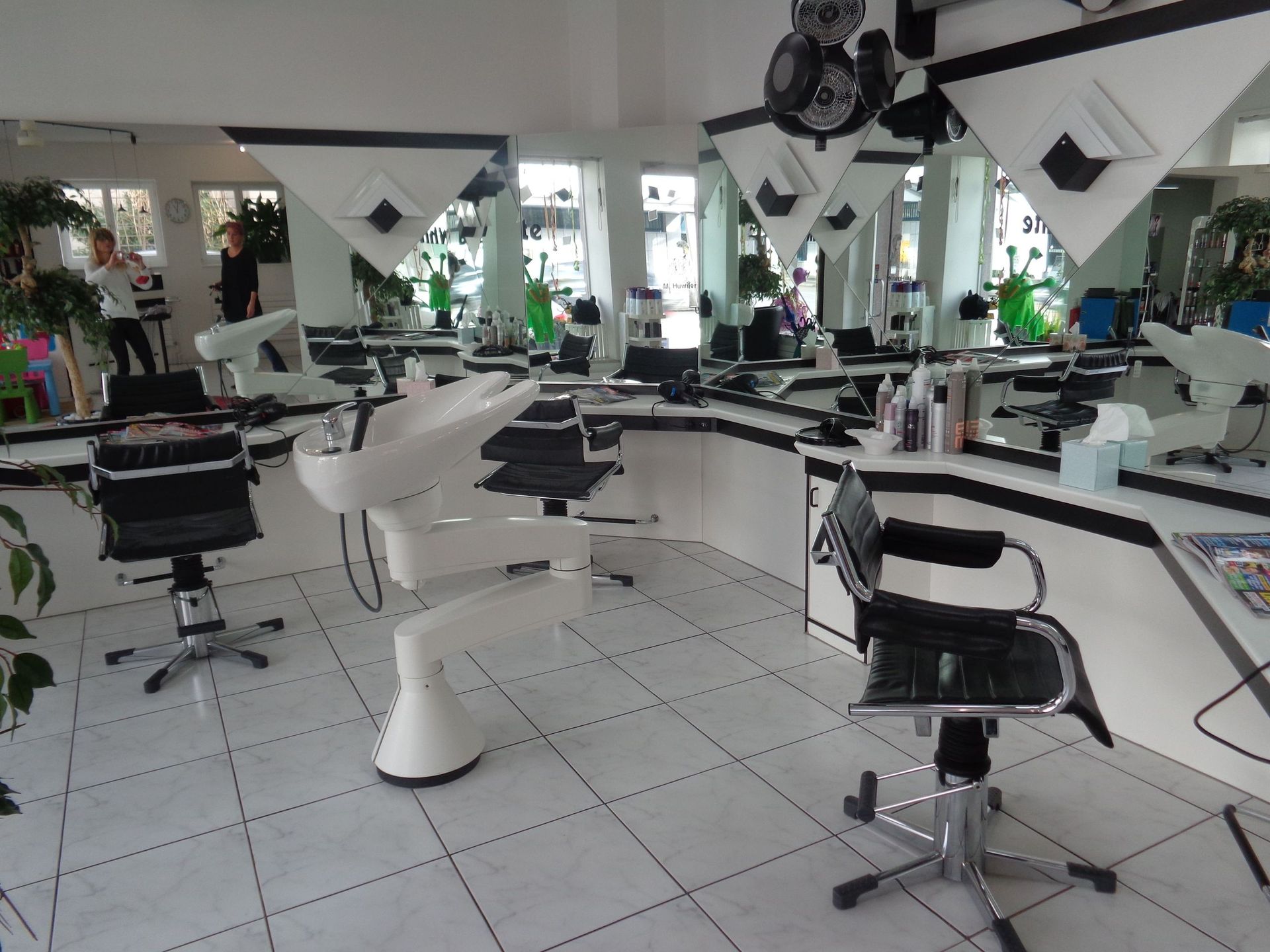 Black & White Coiffeur Meggen