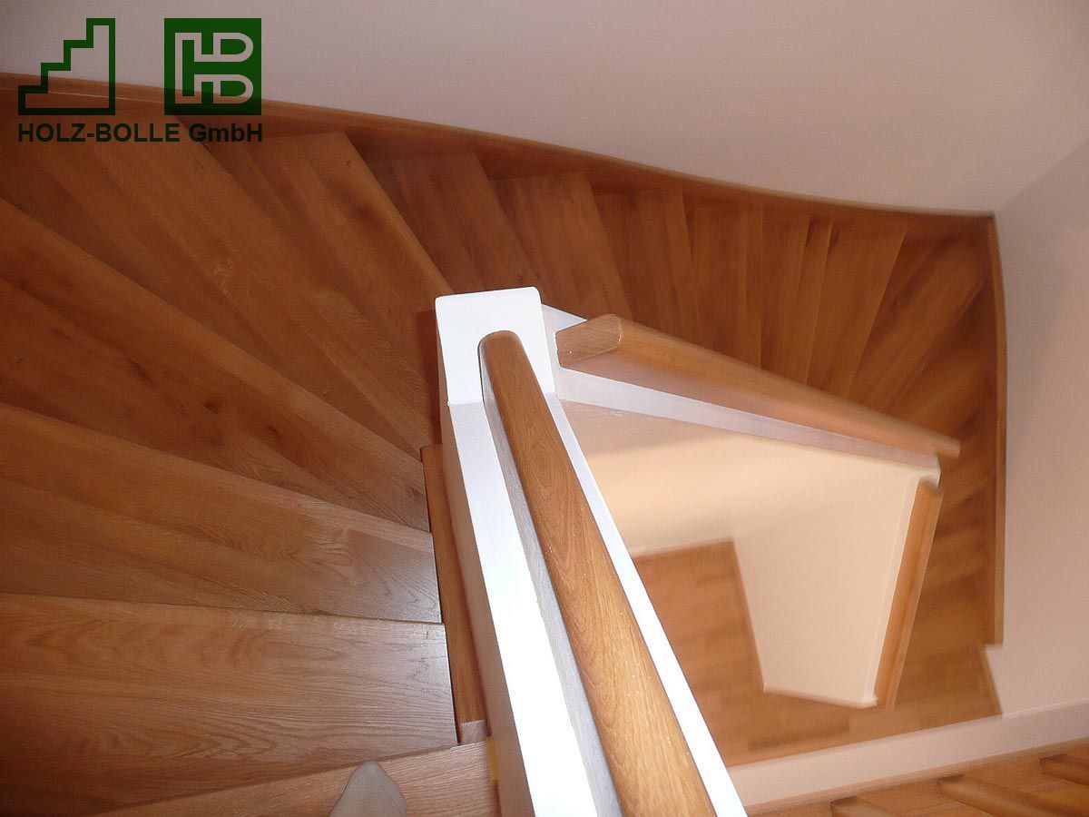 Ein Bild einer Holztreppe aufgenommen von Holz Bolle GmbH