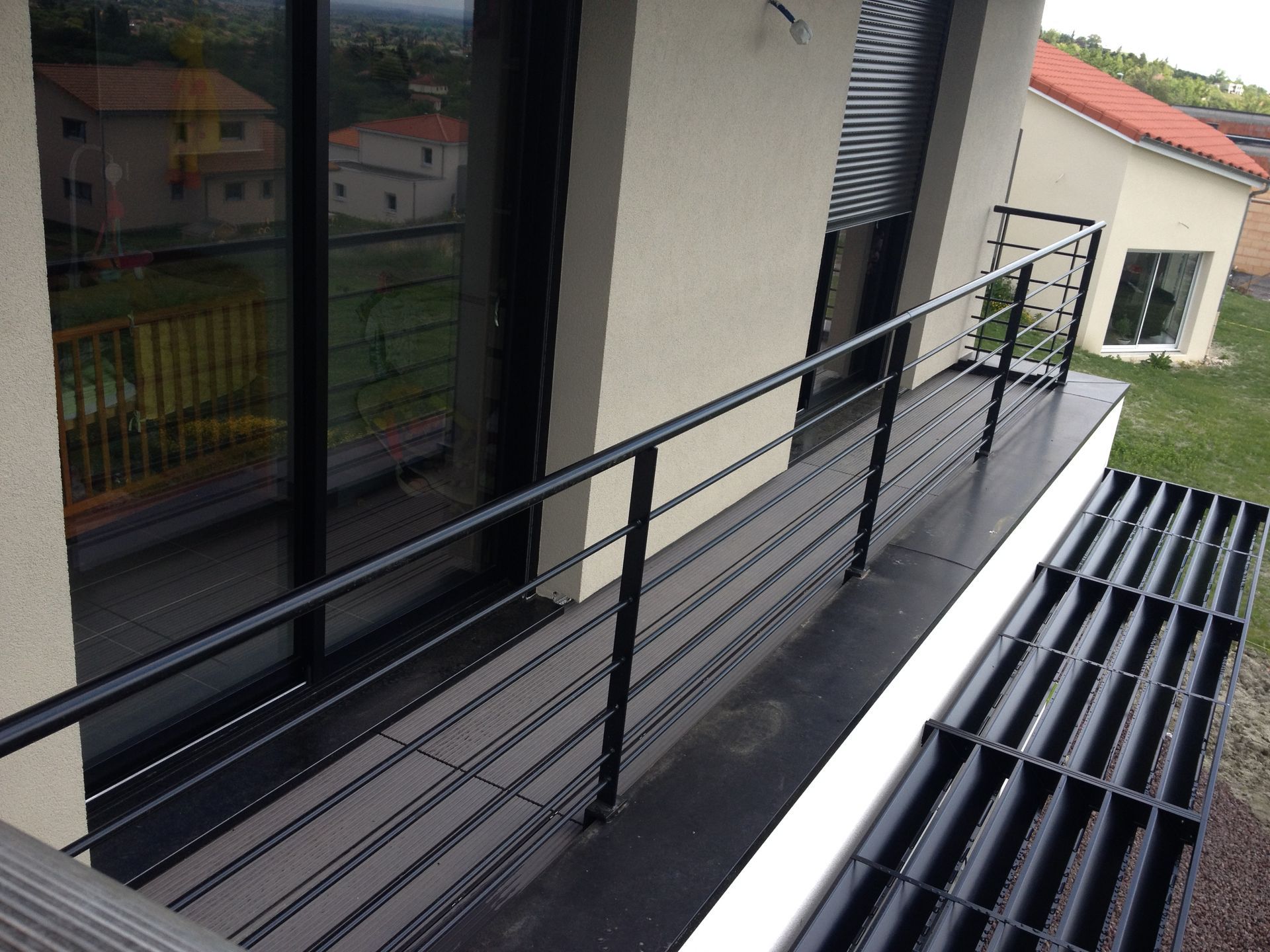 Garde corps devant des fenètres