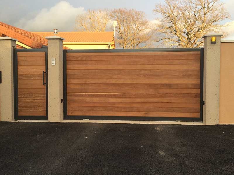 Portail et portillon en bois