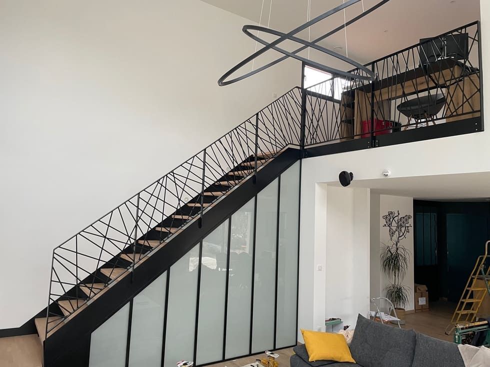 Garde corps à motifs d'un escaliers droit