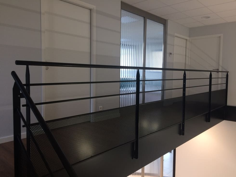 Garde corps noir d'un étage