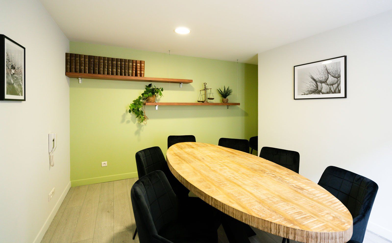 Salle de réunion du cabinet d'avocat