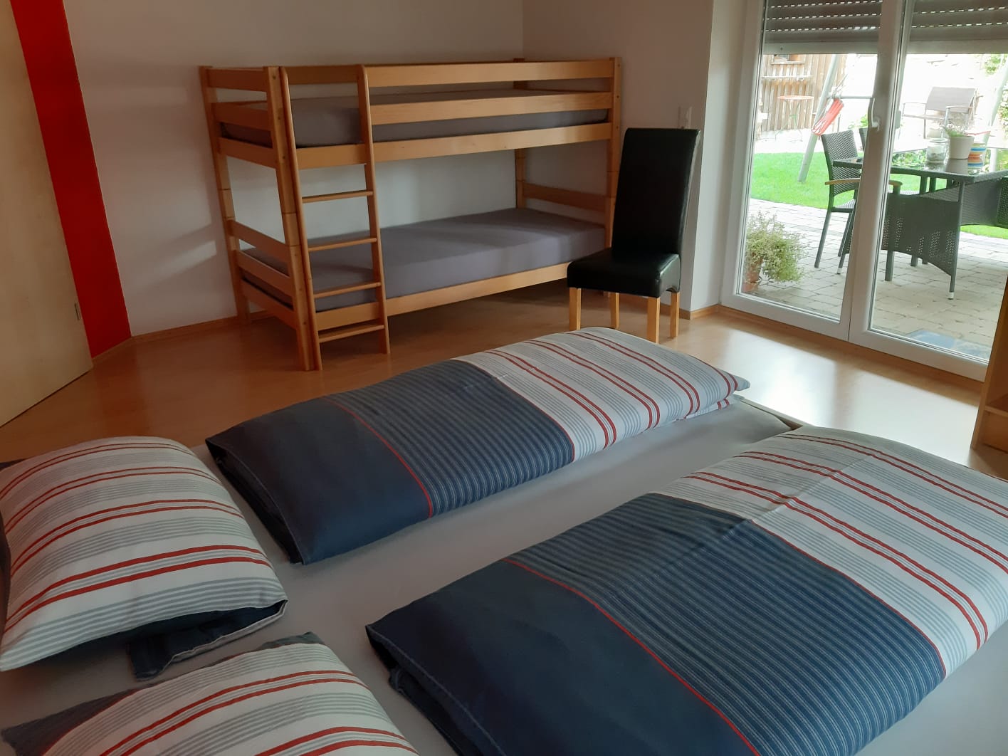 Doppelbett, Hochbett, Fenster