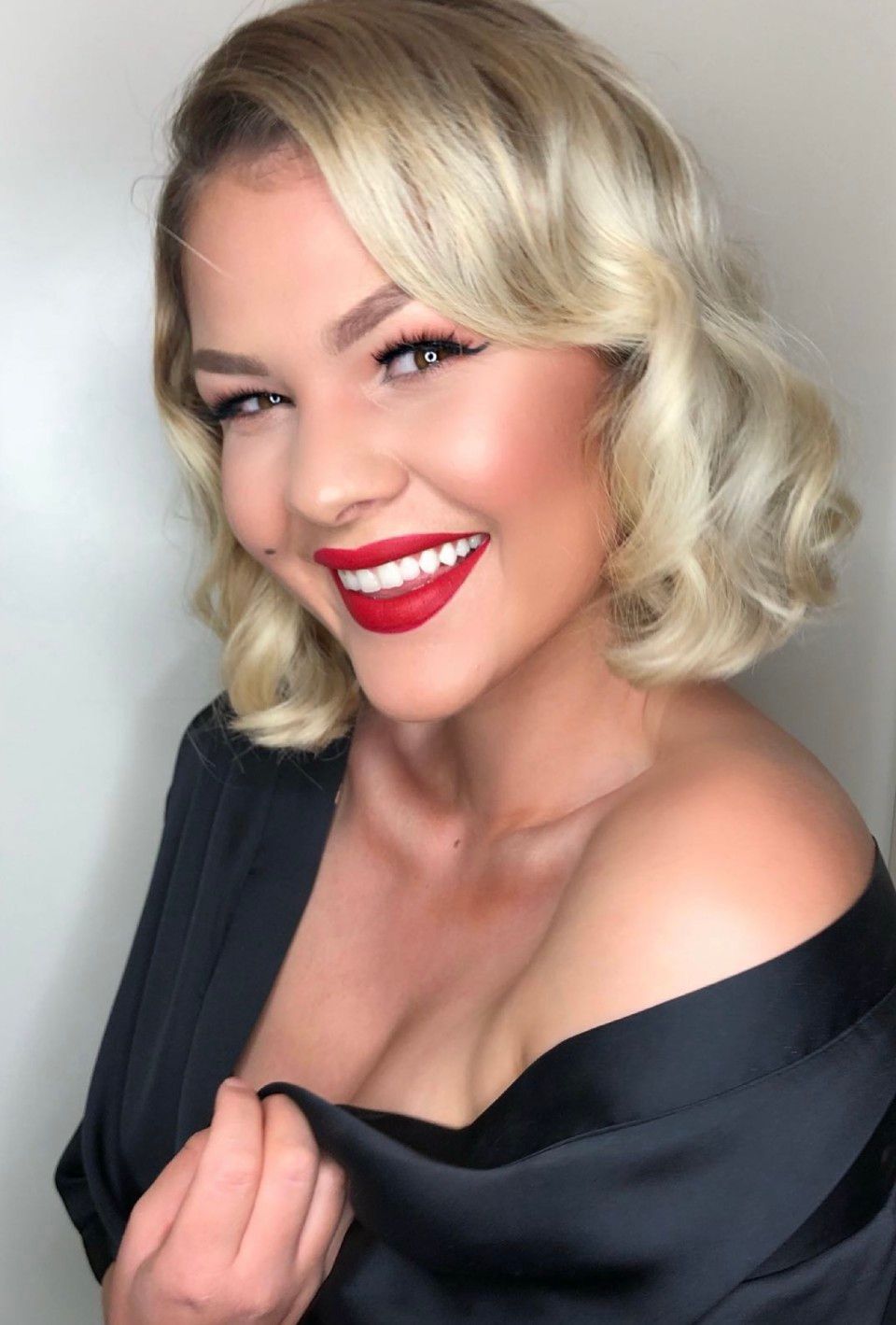 Frau mit trendiger Frisur