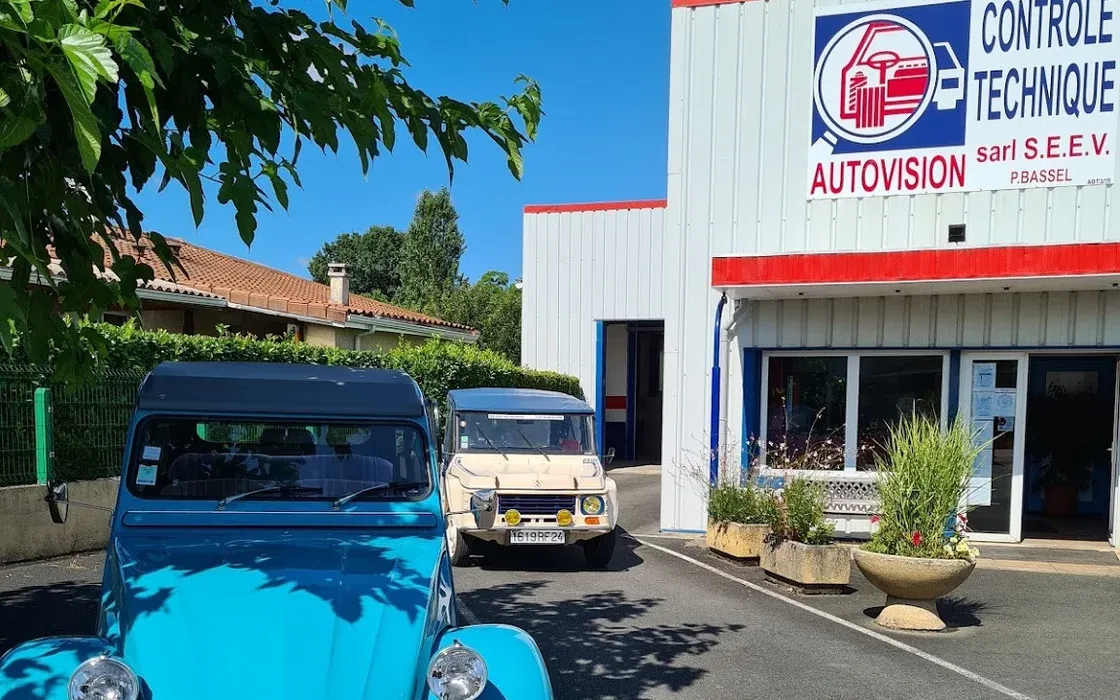 Photo devanture de contrôle technique