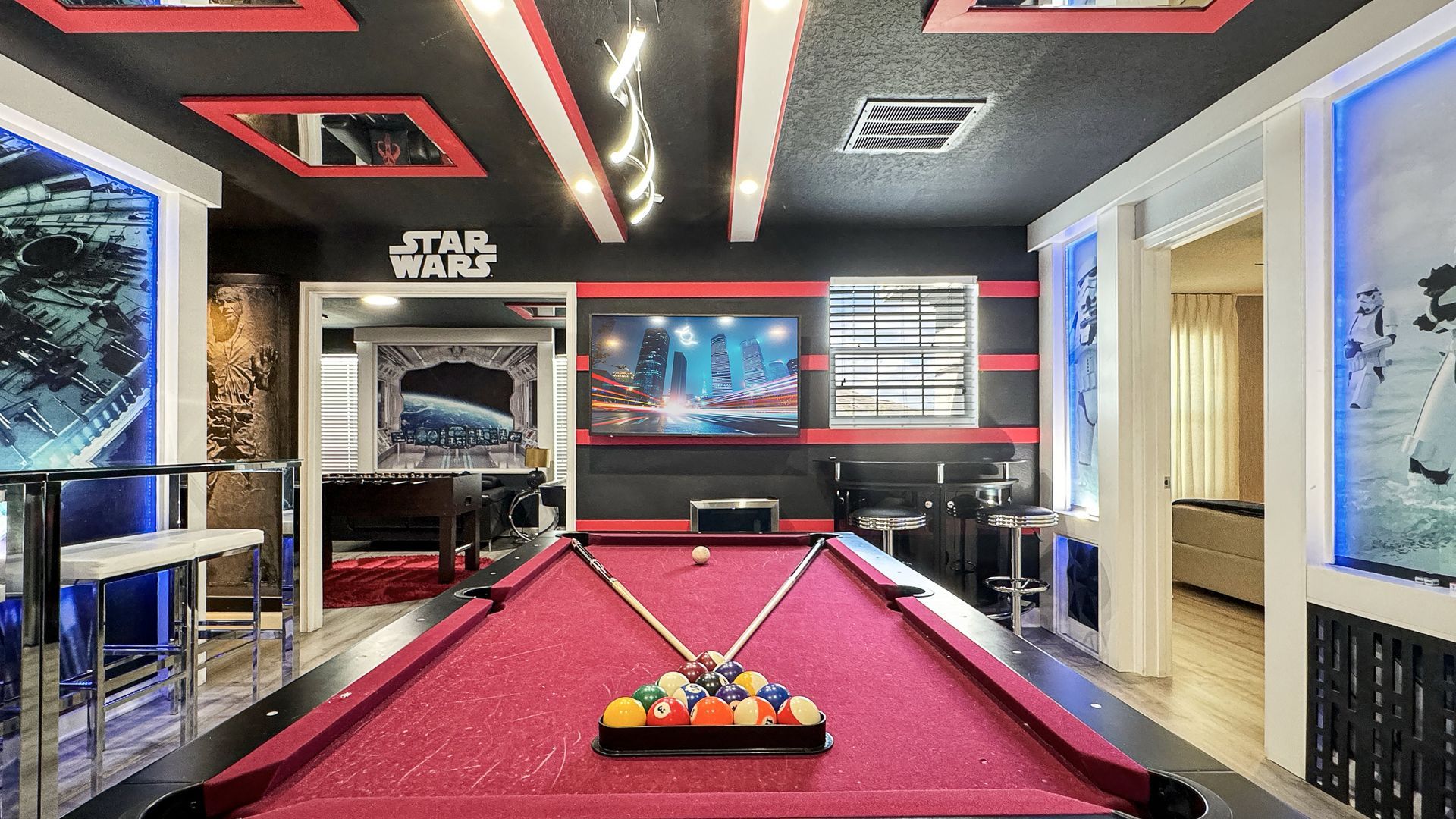 Coolest Star Wars themed game rooms - house for rent