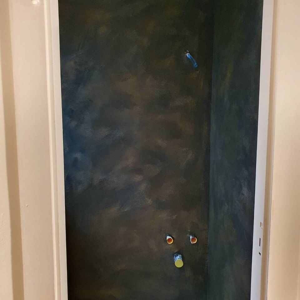 Gestrichene Wand, Arbeit der Manu's Malergeschäft AG