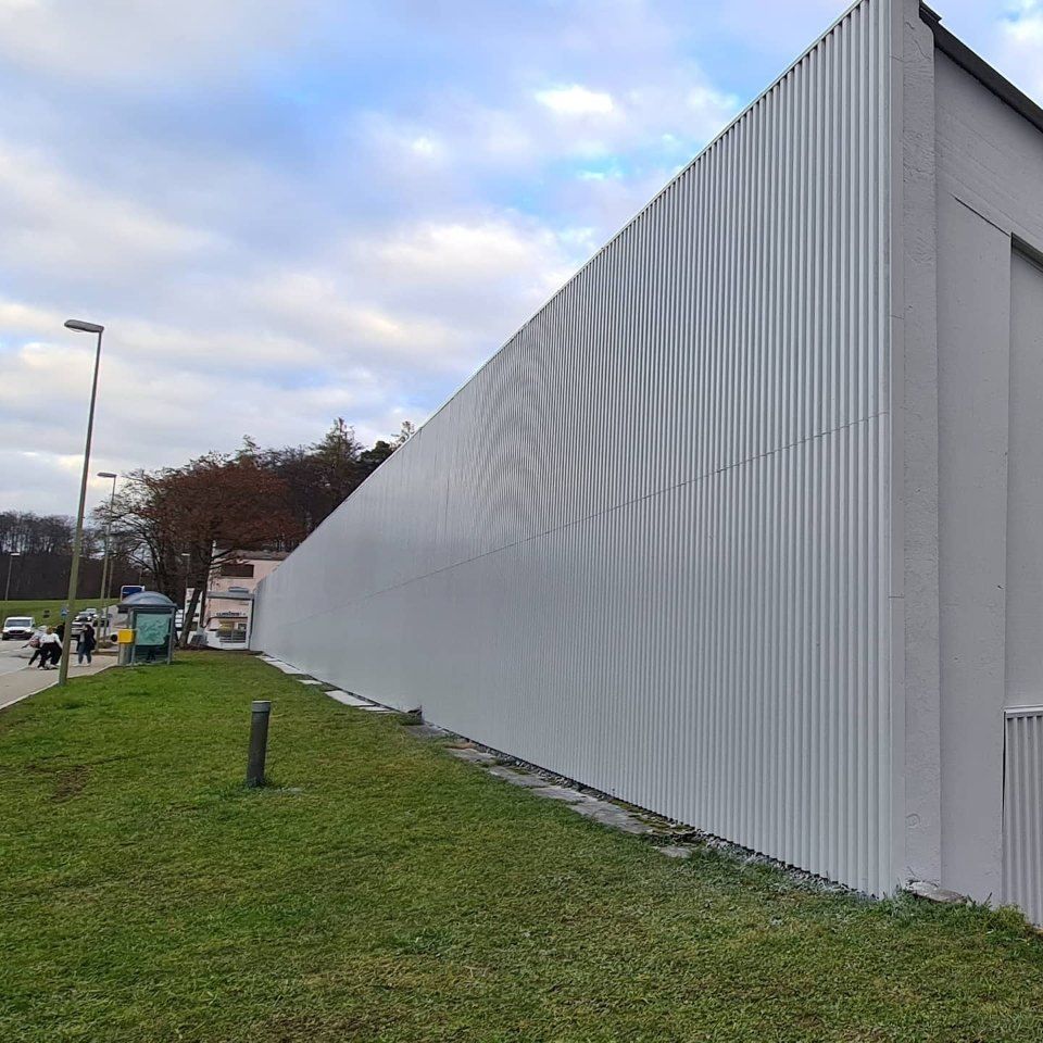 Gestrichene Fassade, Arbeit der Manu's Malergeschäft AG