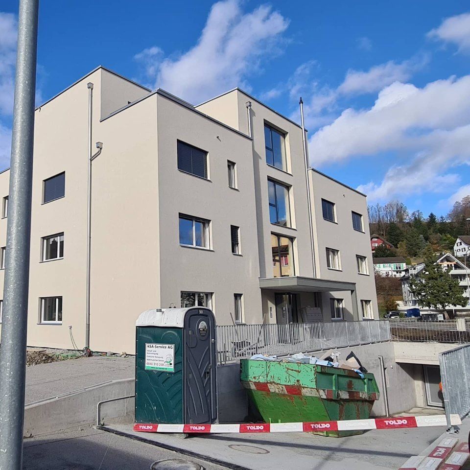 Gestrichene Fassade, Arbeit der Manu's Malergeschäft AG