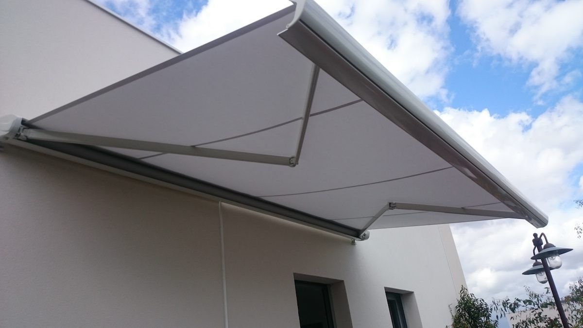 Store banne blanc et gris