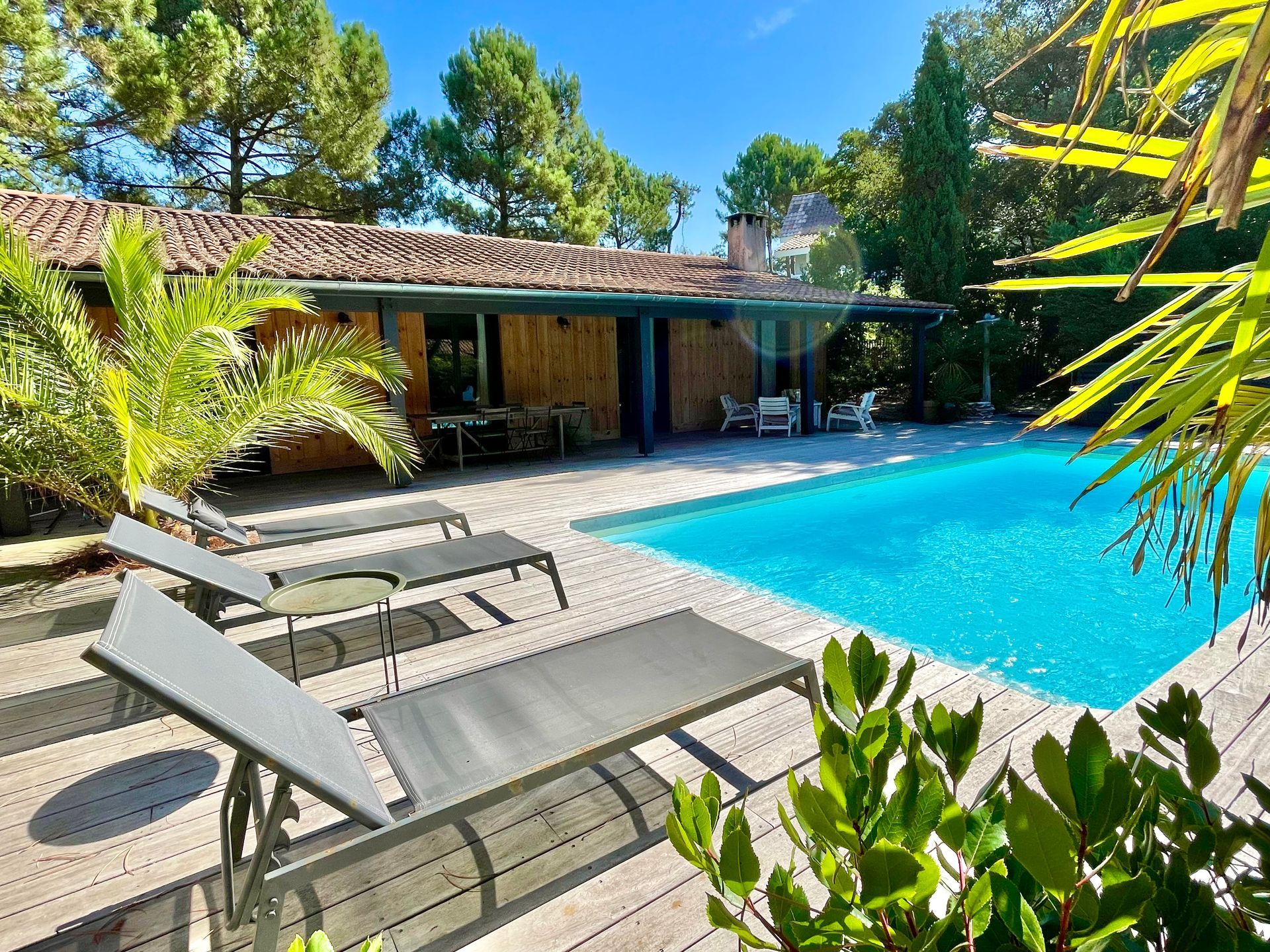 Villa with swimming pool