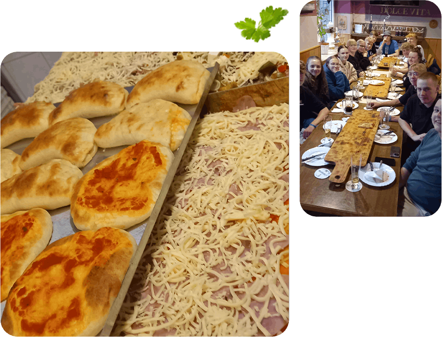 Eine Gruppe von Menschen sitzt an einem langen Tisch und isst Pizza, Leonardo Intelisano Pizzeria Dolce Vita