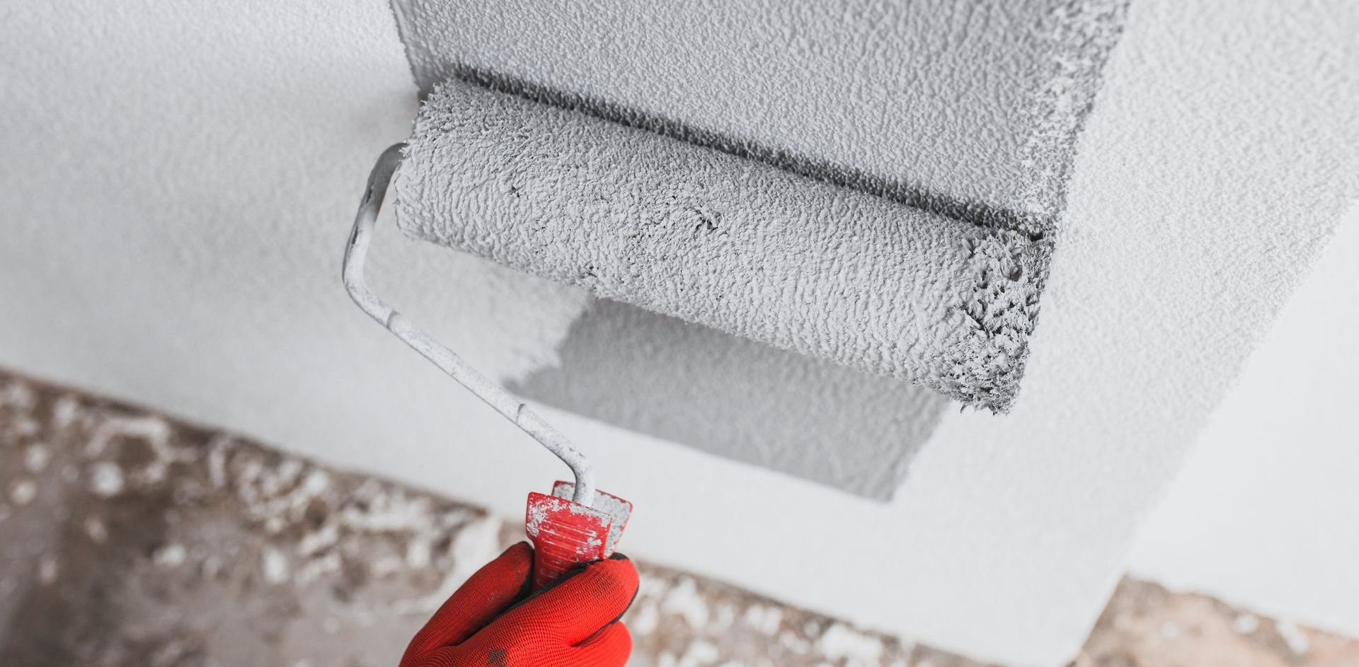 Peinture murale appliquée au rouleau