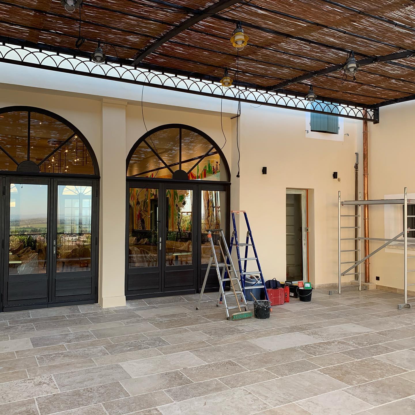 Ravalement de la façade d'un restaurant