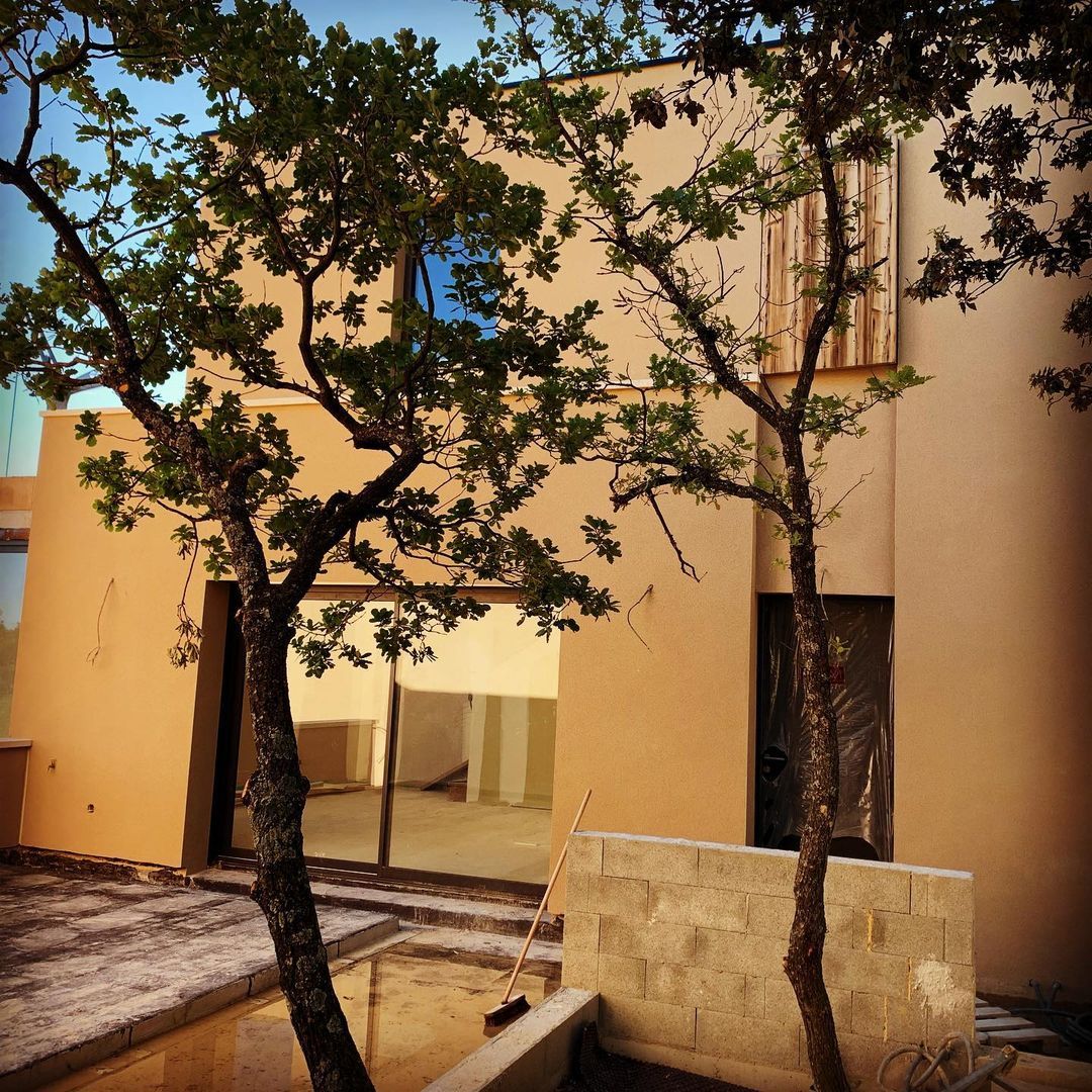 Rénovation d'une façade avec peinture