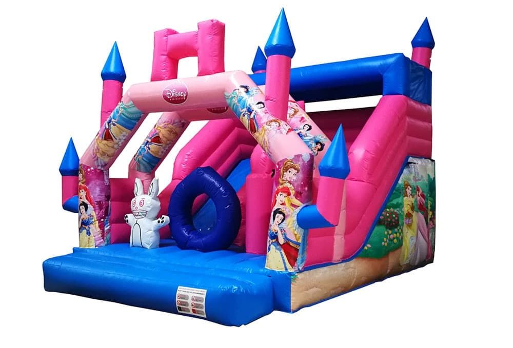 Una casa inflable rosa y azul con princesas en ella.